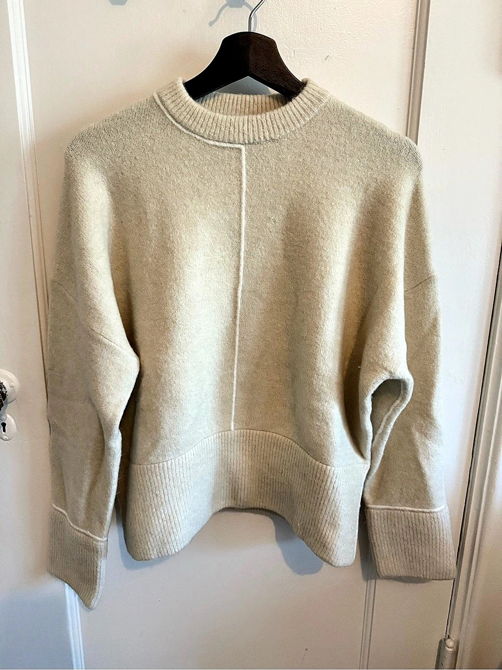 Zara Crewneck Knit Sweater in Cream Size Small NWT